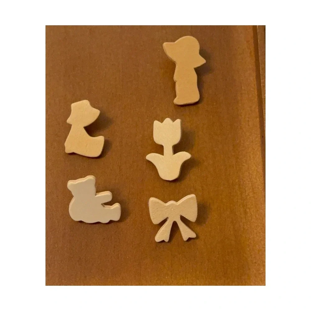 Vintage Handmade Wood Pushpins Set of 5 Teddy Bear Tulip Bow Duck Sunhat Tacks